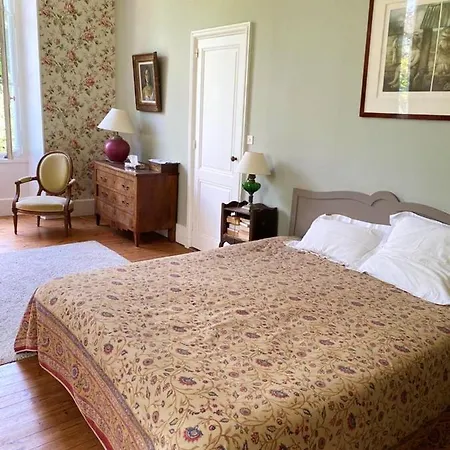 Manoir Majestueux à Avec Piscine Privée Chaniers