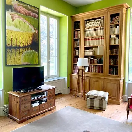 Manoir Majestueux à Avec Piscine Privée Casa de Férias *