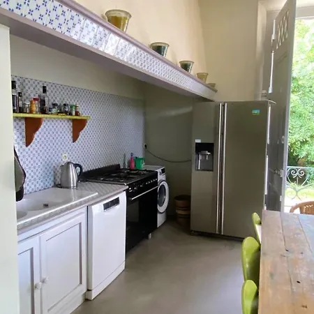 Demeure De 7 Avec Piscine Privee Jardin Clos Et Wifi A Hébergement de vacances