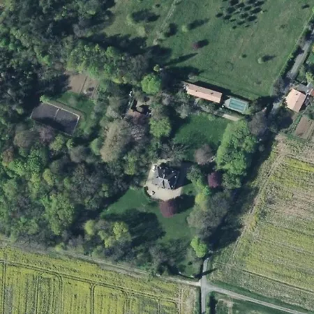 Demeure De 7 Avec Piscine Privee Jardin Clos Et Wifi A Hébergement de vacances