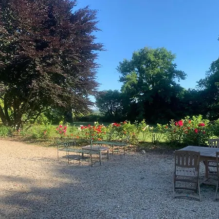 Hébergement de vacances Demeure De 7 Avec Piscine Privee Jardin Clos Et Wifi A